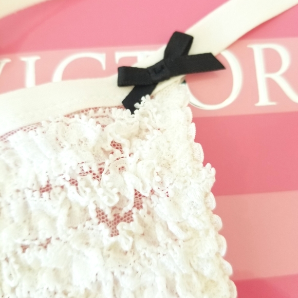 Victoria's Secret Vintage Very Sexy Strappy Lace Ruffle Mesh V-String Panty NWT - Picture 13 of 15
